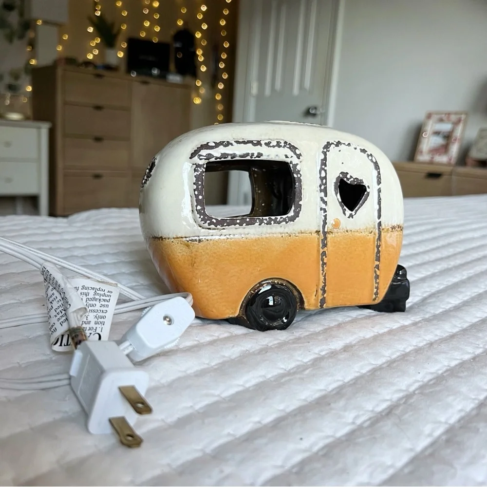 Ceramic Lighted Camper Figurine Table Decor Retro RV Camping Nightlight - Picture 5 of 6